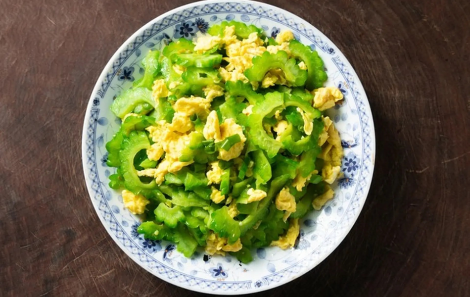Mướp đắng x&agrave;o trứng