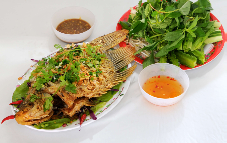 C&aacute; ch&eacute;p chi&ecirc;n x&ugrave;