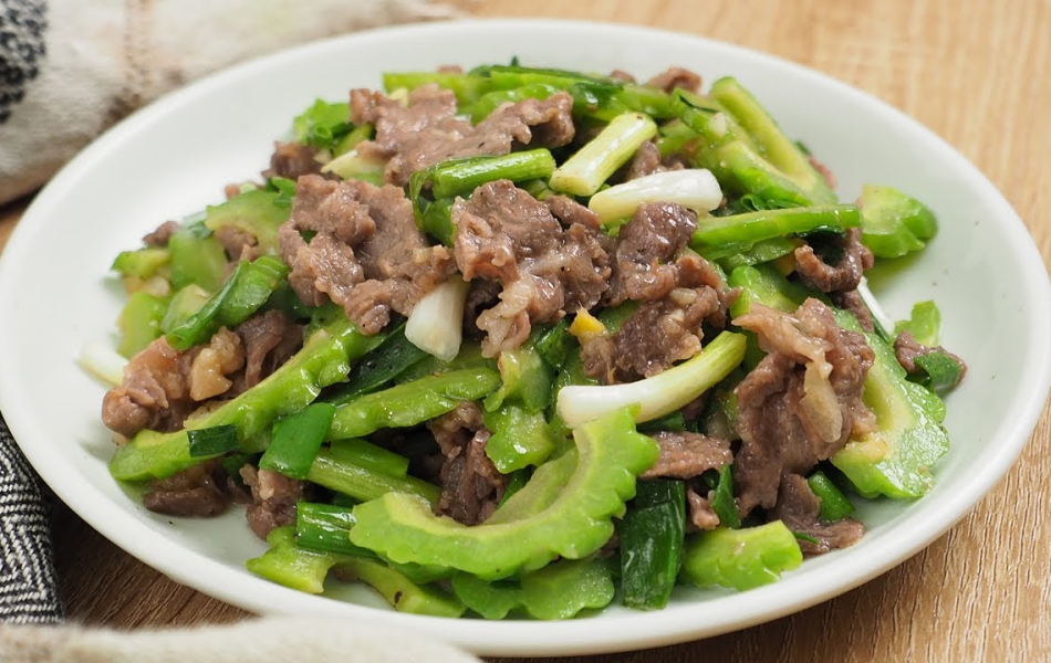 mướp đắng x&agrave;o b&ecirc;