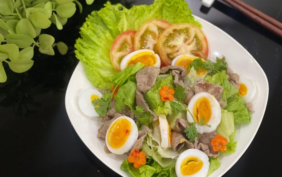Salad B&ograve; Trứng