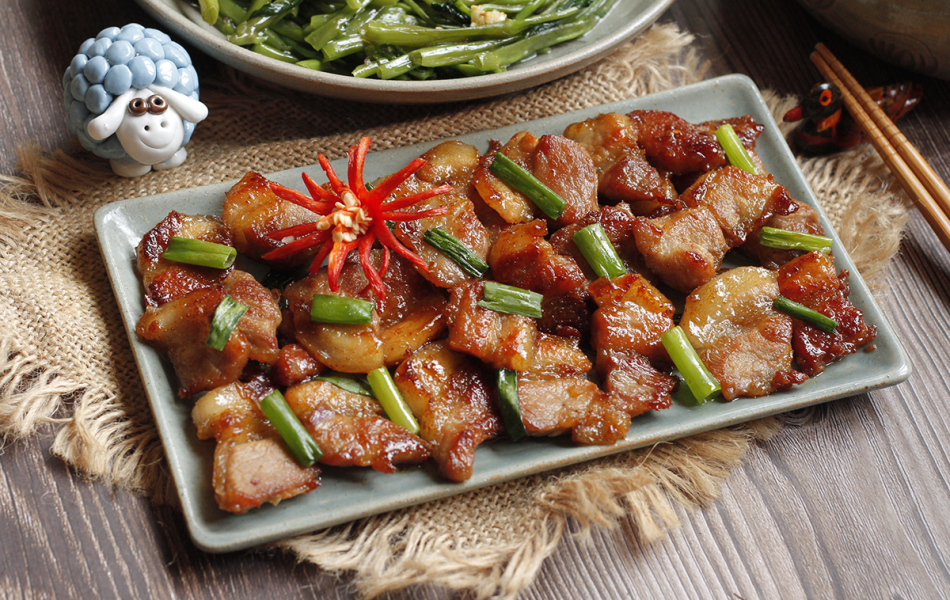 Heo R&aacute;ng Ch&aacute;y Cạnh