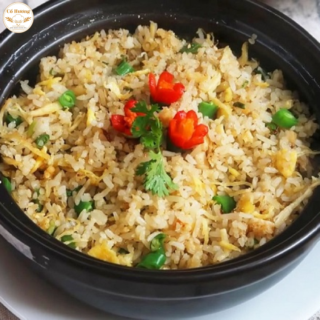 Cơm chi&ecirc;n c&aacute; mặn