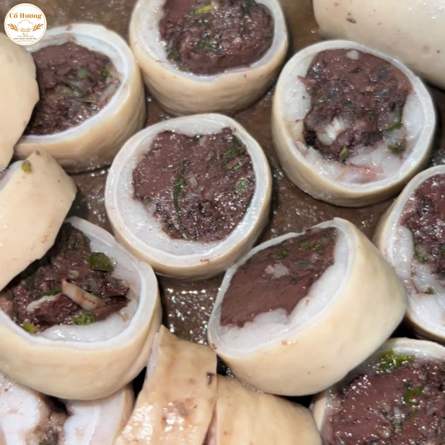 Dồi luộc truyền thống