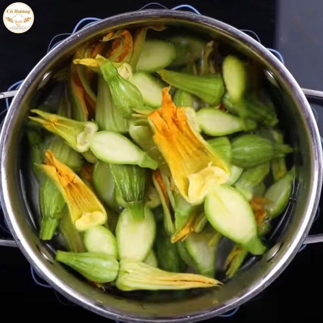 Nụ b&iacute; luộc