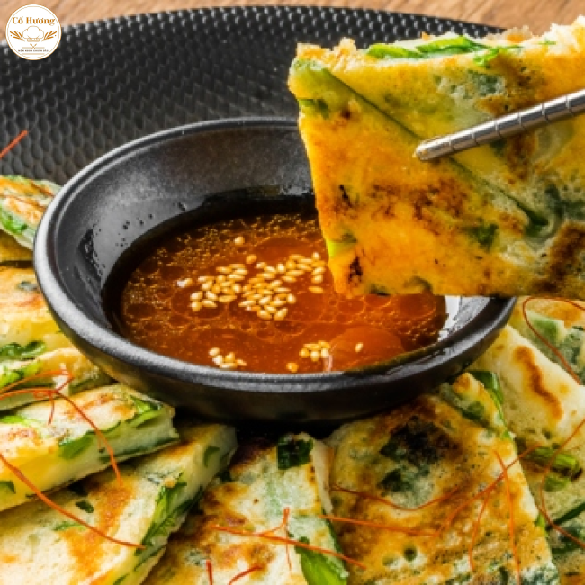 Trứng Chi&ecirc;n H&agrave;nh / L&aacute; Mơ